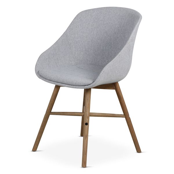 Chaise repas tissu gris clair pieds chêne foncé Jeff