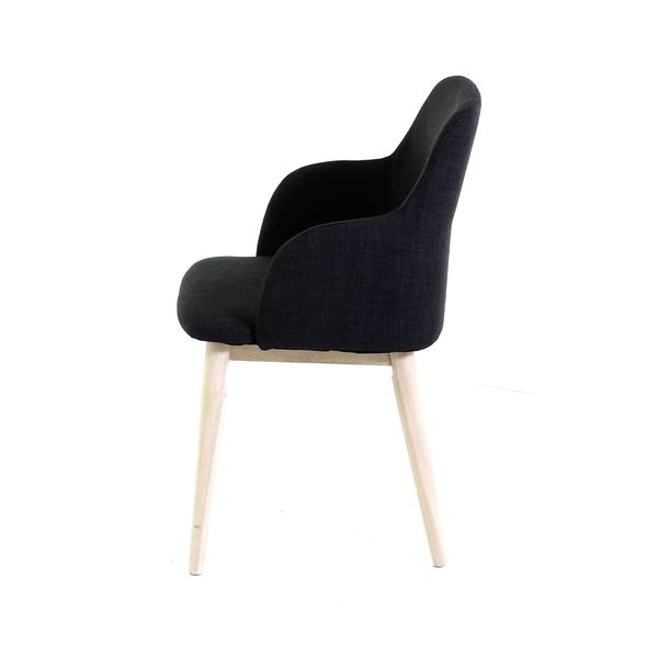 Chaise accoudoirs tissu gris foncé piétement placage chêne Manie