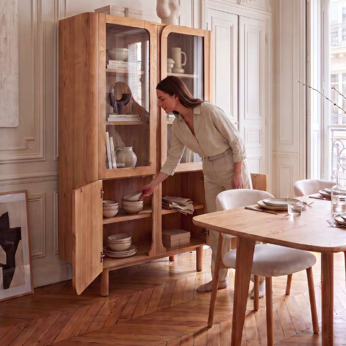 Vitrine 4 portes 2 en verre et 2 en bois