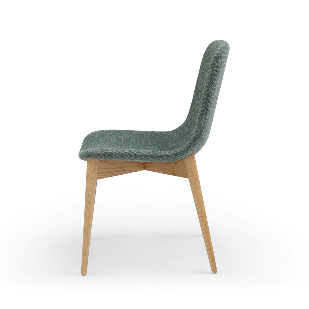 Chaise repas tissu vert pied en frêne naturel Katy