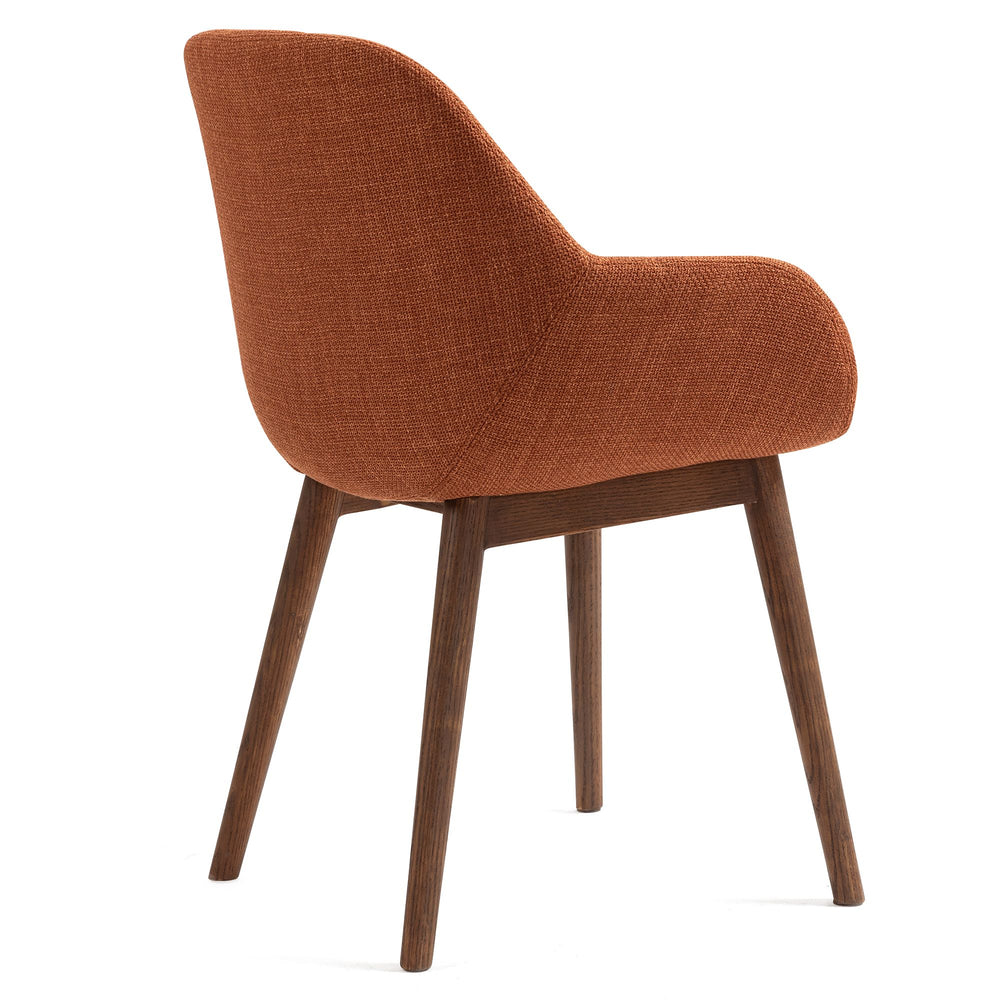 Chaise repas accoudoirs tissu caramel pied chêne foncé MALVA